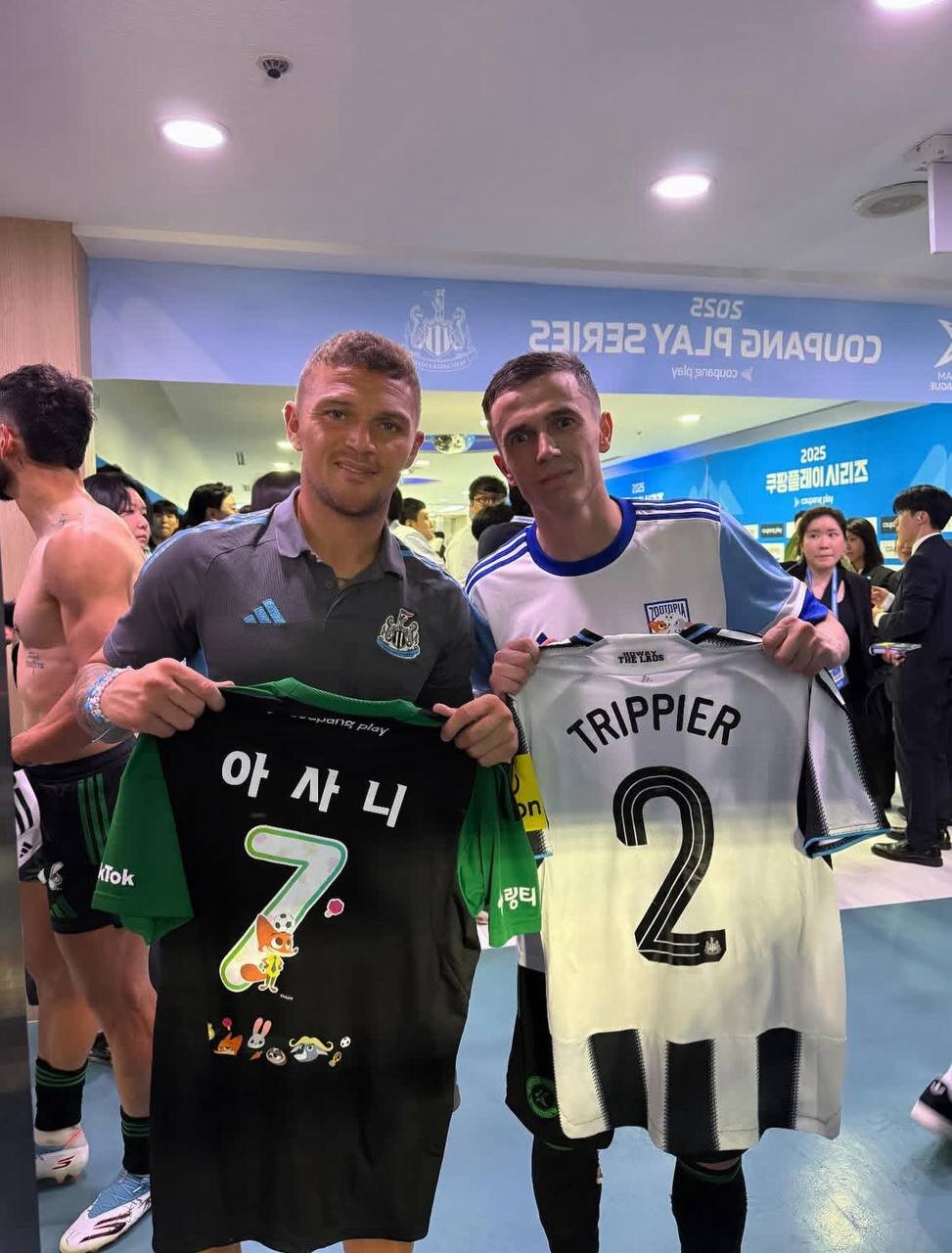 عکس | لباس نیوکاسل به بمب استقلال رسید!