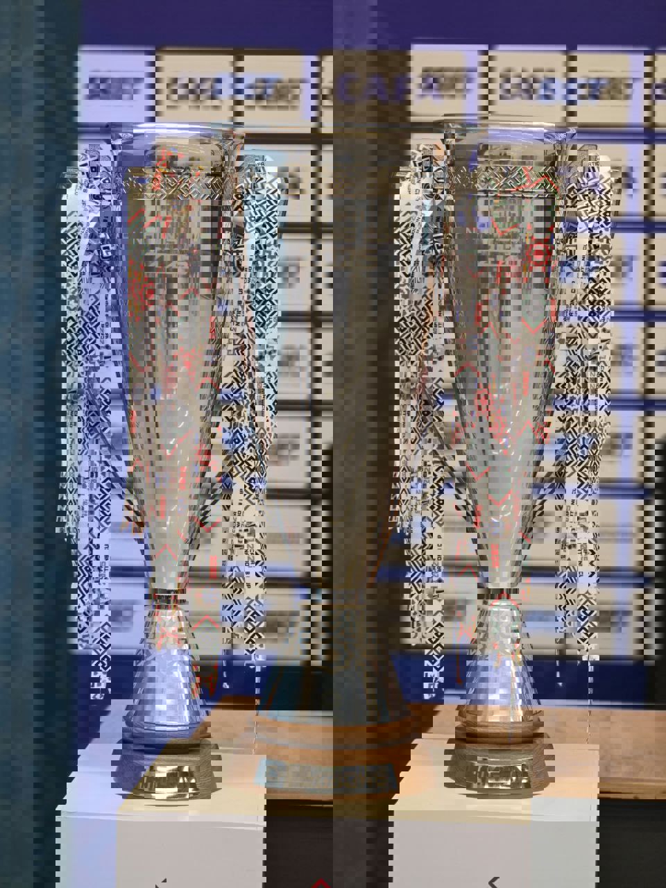 2223695