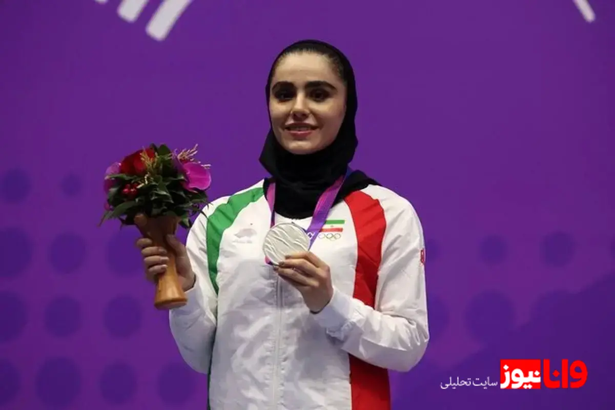 زیبایی دختر ایرانی و احساساتش نسبت به طلاهای تاریخی +عکس