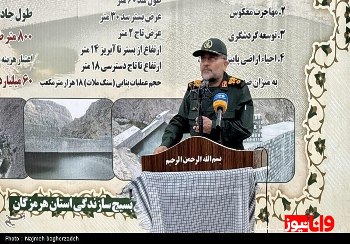 سردار سلیمانی: جنگ تحمیلی و نبرد ۱۲ روزه اخیر هر دو محصول توطئه بیگانگان بود