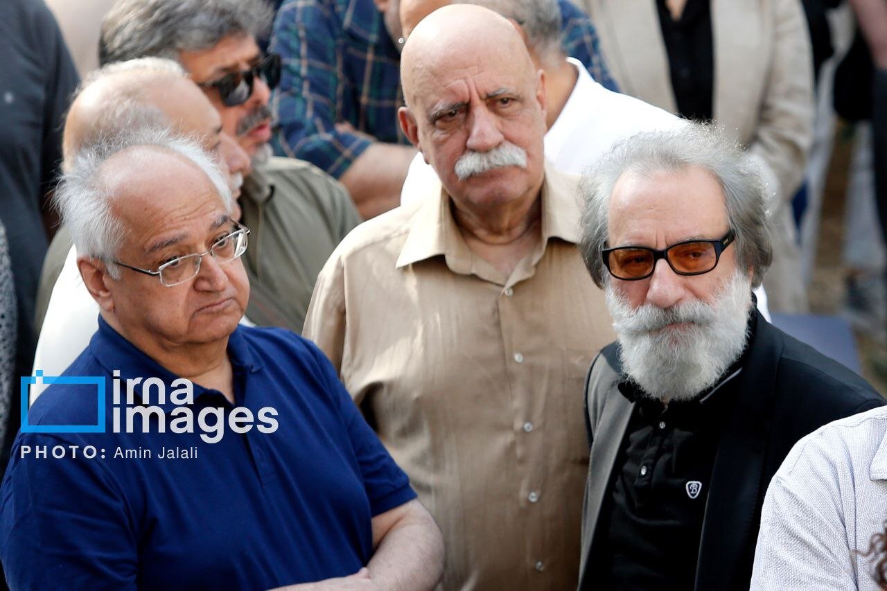 هنرمندانی که در تشییع پیکر ناصر تقوایی شرکت کردند