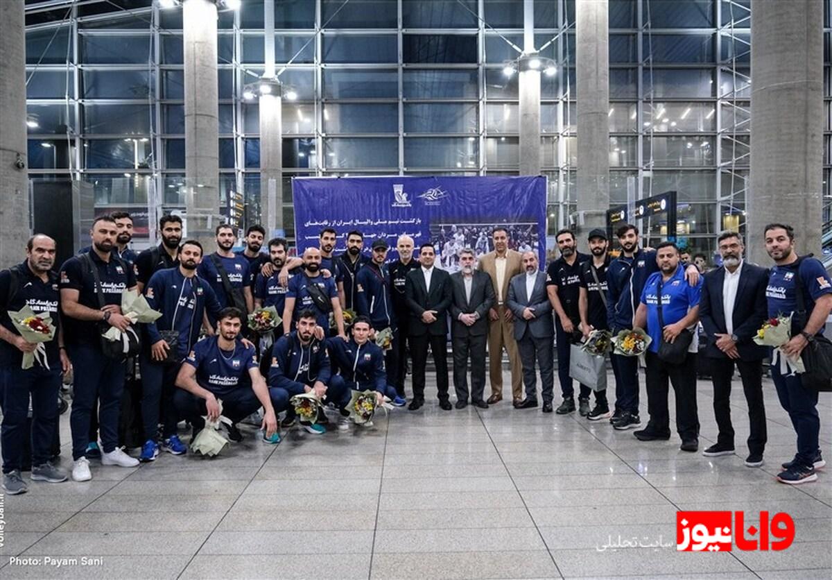استقبال پرشور مسئولان از ملیپوشان والیبال در فرودگاه امام