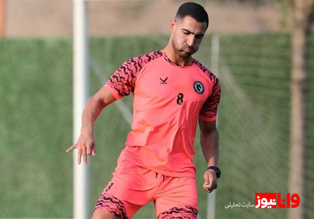 هافبک تیم فوتبال پیکان در برابر شایعات اخراج ایستاد