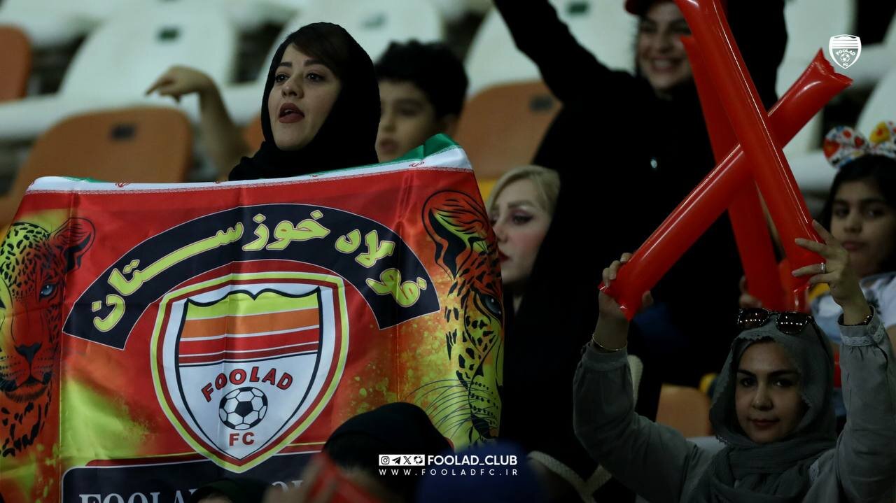 تصاویری از اولین حضور زنان اهوازی در ورزشگاه