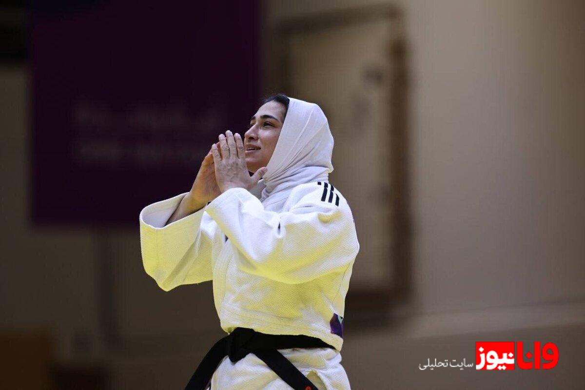 بوسه بر پیشانی پرچمدار برنزی ایران در ریاض