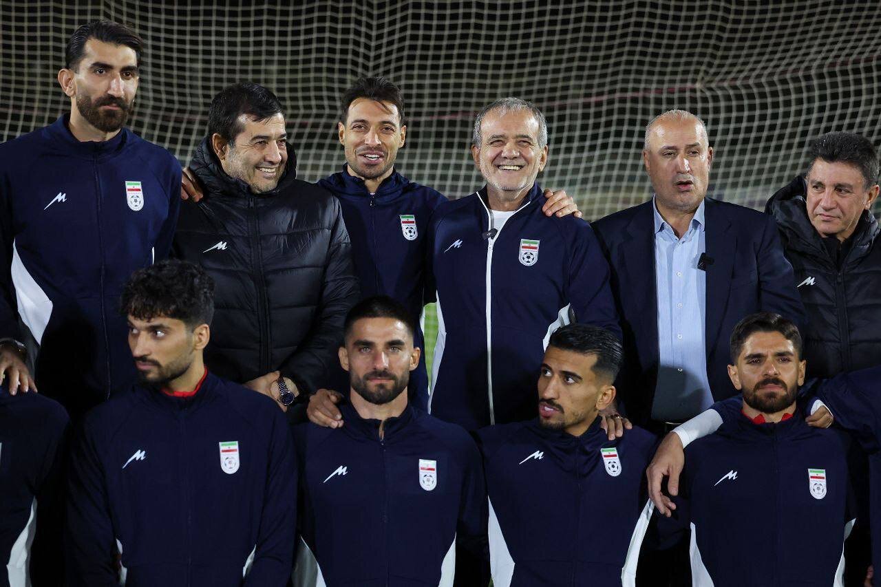 تصاویر حضور رییس جمهور در تمرین تیم ملی فوتبال ایران