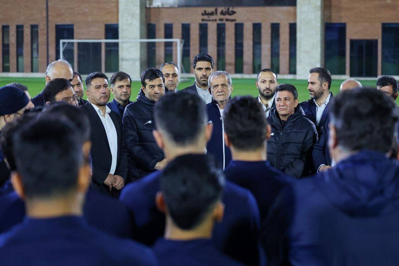 تصاویر حضور رییس جمهور در تمرین تیم ملی فوتبال ایران