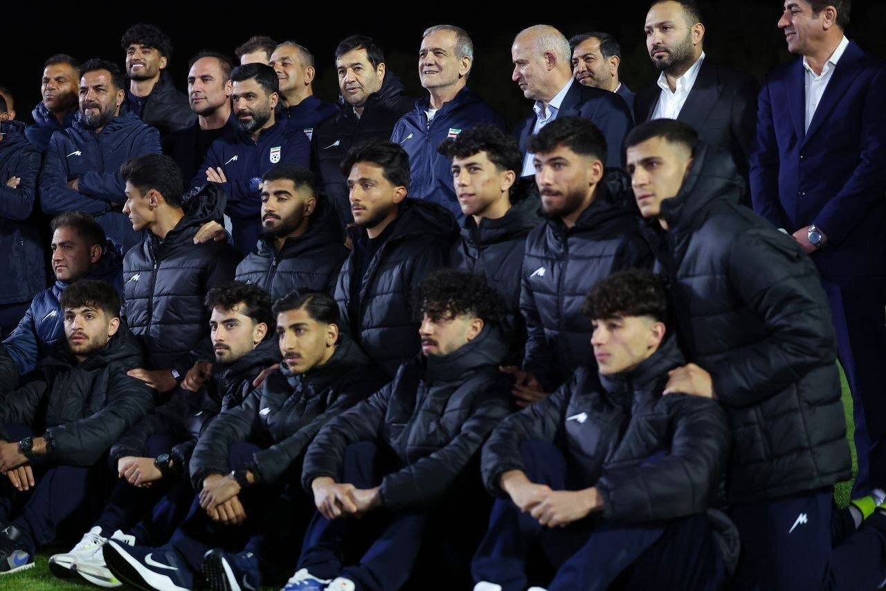 تصاویر حضور رییس جمهور در تمرین تیم ملی فوتبال ایران