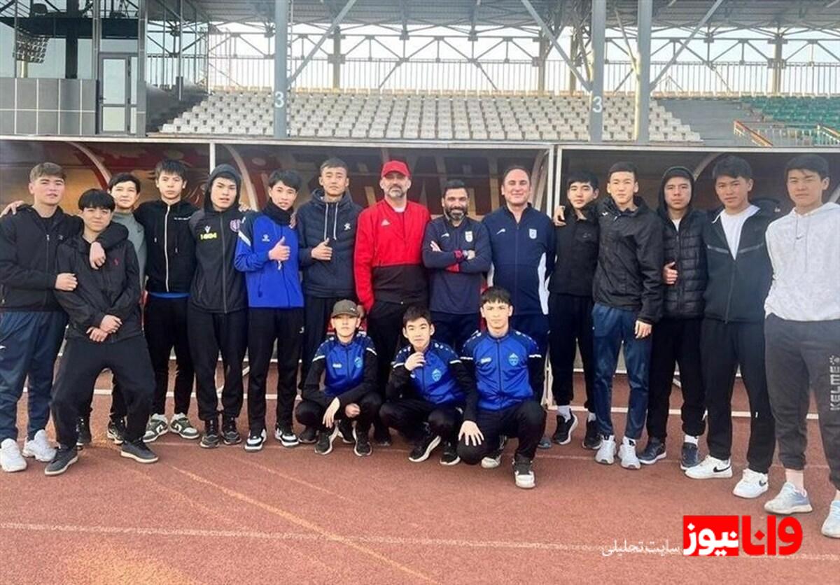 بازدید اعضای تیم از محل ورزشگاه بازی با روسیه
