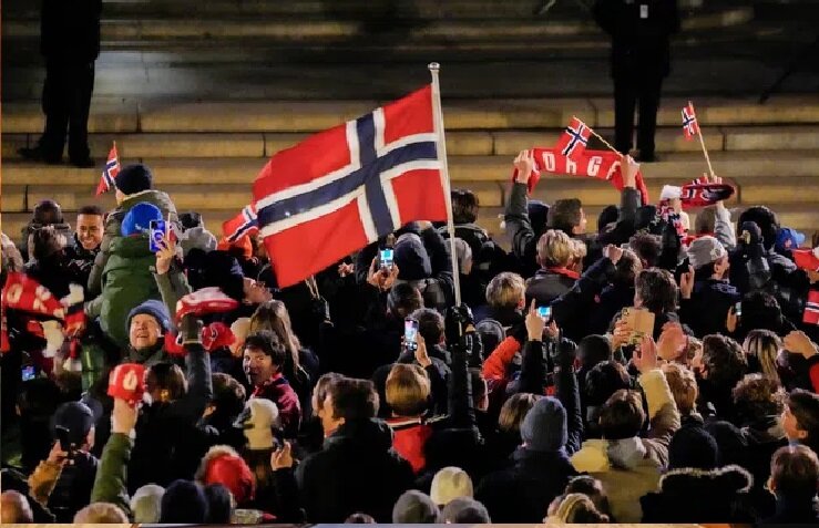 عکس|جشن صعودِ یخ در نروژ!