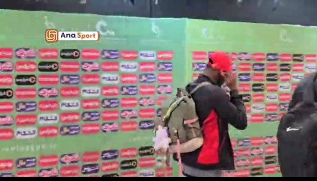 عکس| عروسک لبوبو روی کولهپشتی ستاره پرسپولیس!