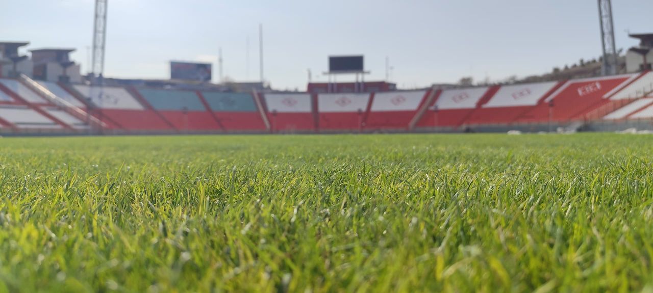 ورزشگاه یادگار امام (ره) تبریز آماده برگزاری مسابقات / وضعیت مطلوب چمن هیبریدی ورزشگاه یادگار امام (ره) تبریز آماده برگزاری مسابقات / وضعیت مطلوب چمن هیبریدی