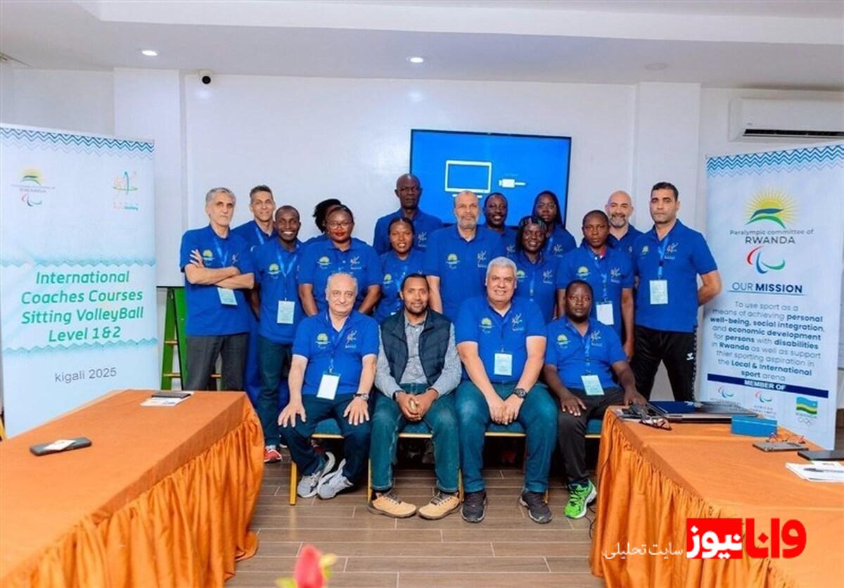 تدریس هادی رضایی در دوره مربیگری والیبال نشسته در رواندا