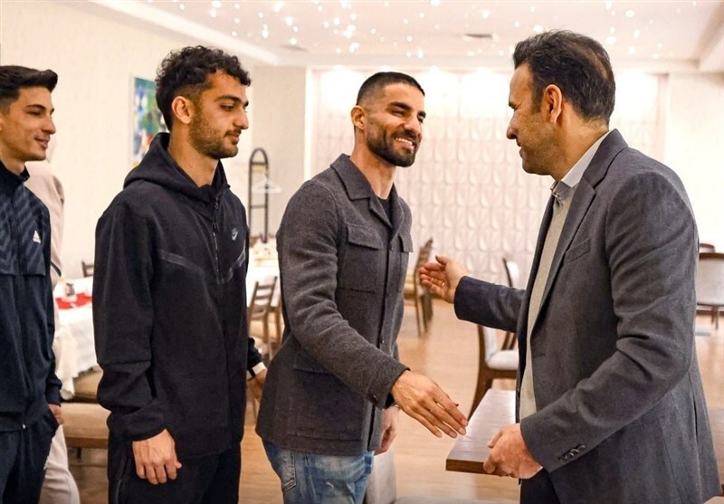 برگزاری مراسم معارفه محسن خلیلی در جمع کادرفنی و بازیکنان پرسپولیس