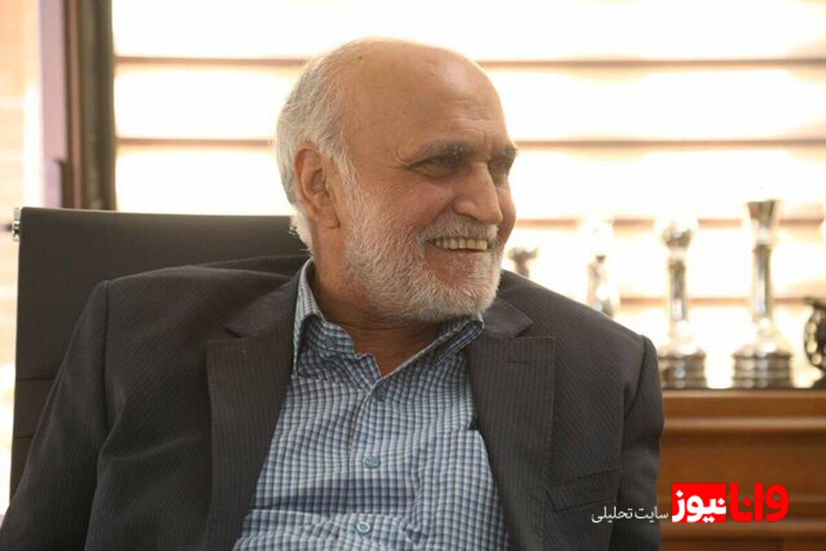 در بازداشتگاه برای بازیکنان پرسپولیس ساندویچ خریدم!  رفتار دو بازیکن مشهور استقلال در دربی غیر عادی بود!