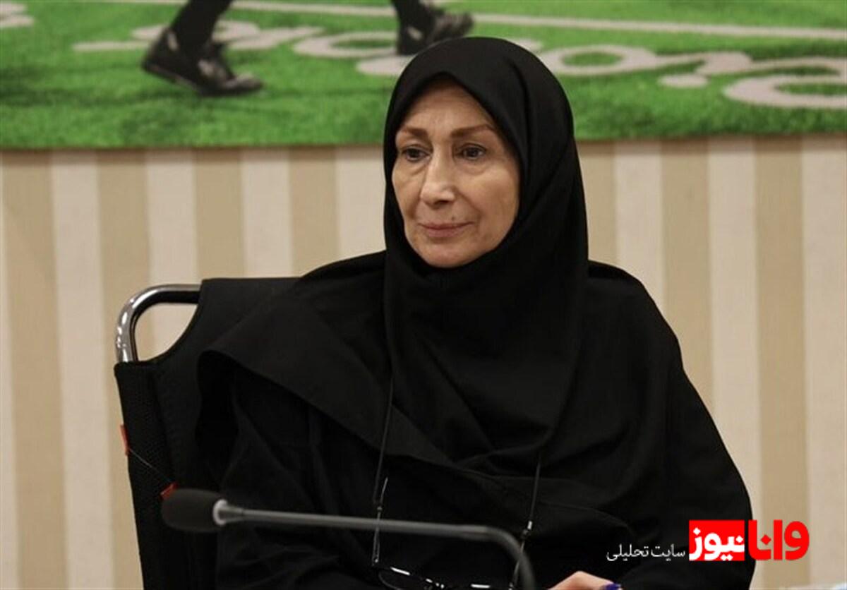 لیموچی رئیس کمیته جهانی پاراتنیس روی میز شد