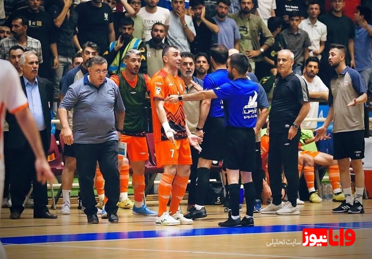 واکنش سرمربی مس سونگون به انتقادات و شعارهای هواداران