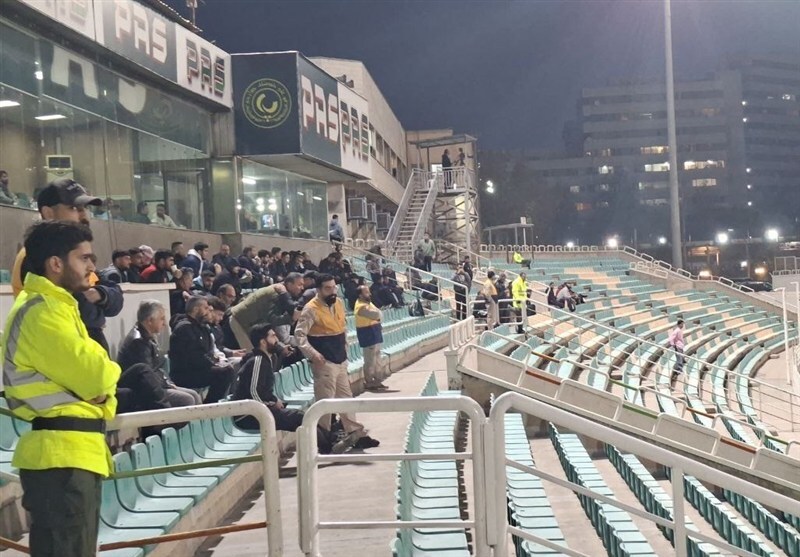 حضور تماشاگر در بازی بدون تماشاگر پیکان - پرسپولیس!+عکس حضور تماشاگر در بازی بدون تماشاگر پیکان - پرسپولیس!+عکس