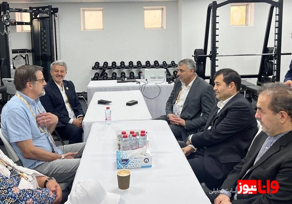 دیدار احمد دنیامالی و مایک پیترز در حاشیه مسابقات بوچیای پاراآسیایی جوانان