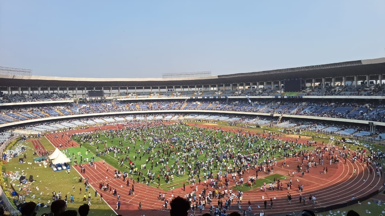 تور مسی در هند به هرج و مرج کشیده شد + عکس تور مسی در هند به هرج و مرج کشیده شد + عکس