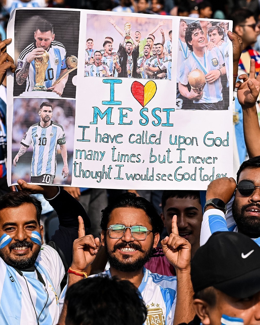 تور مسی در هند به هرج و مرج کشیده شد + عکس تور مسی در هند به هرج و مرج کشیده شد + عکس