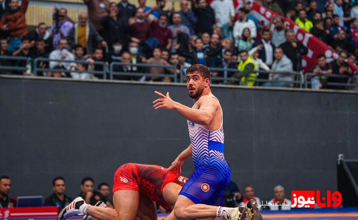 جذابیت و جنجال در فینال لیگ برتر کشتی آزاد: حواشی و تحلیل‌ها