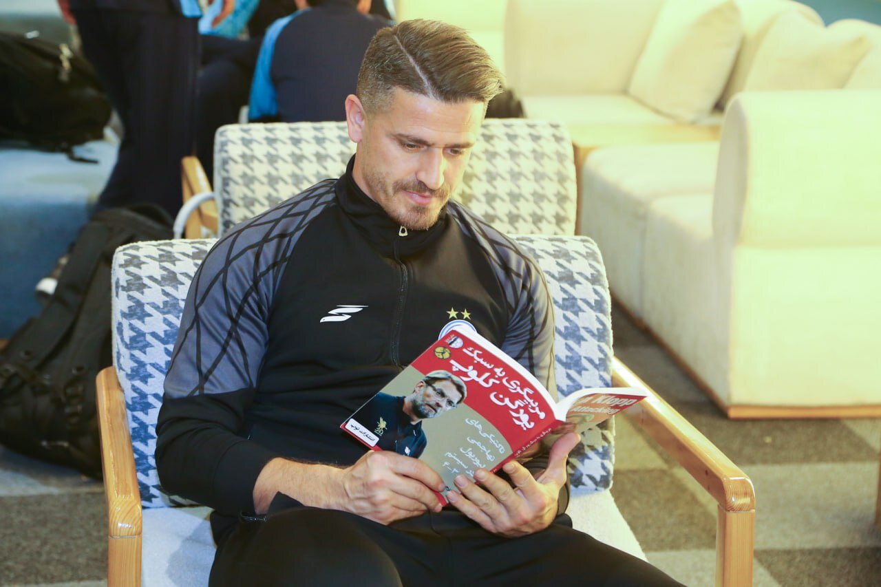 عکس | وریا غفوری از یورگن کلوپ تقلید میکند!