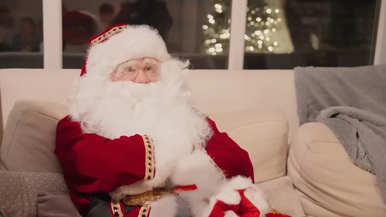 عکس | ارلینگ هالند بابانوئل شد؛ سورپرایز بامزه بچه&zwnj;غول برای کودکان انگلیس