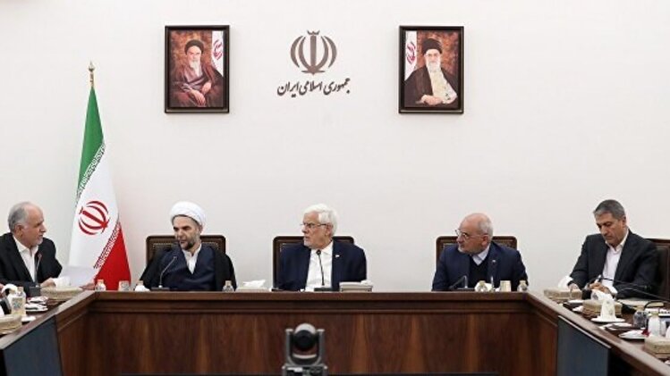 چالش‌های اقتصادی و راهکارهای مدیریت بازار از دیدگاه محمدرضا عارف