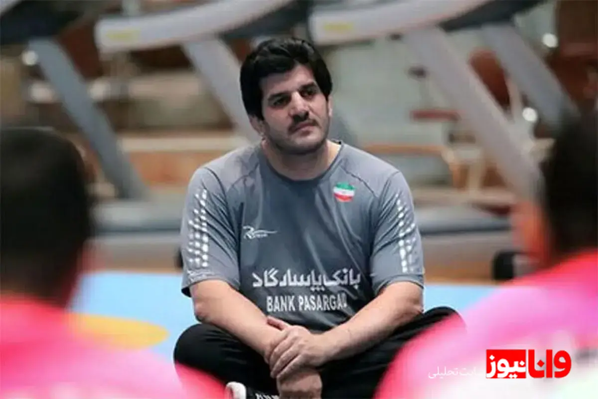 ادای احترام رسول خادم به کودکان میناب+عکس