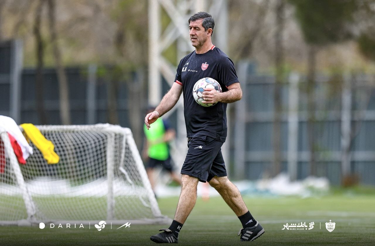 عکس | کریم باقری دوباره در موقعیتی که دوست ندارد!