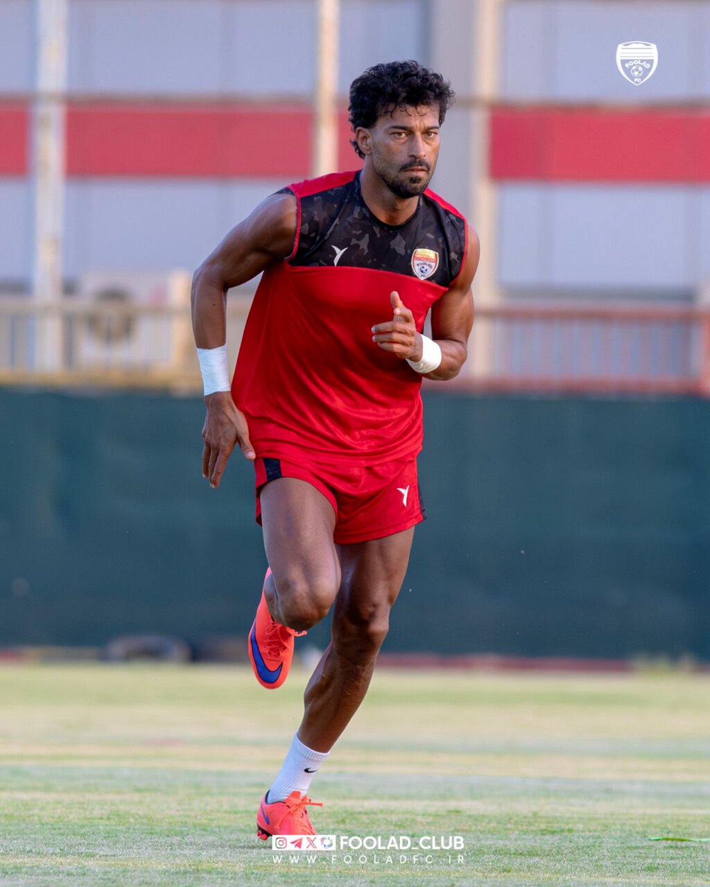 عکس | رامین رضاییان با عضلات آماده در تمرین فولاد