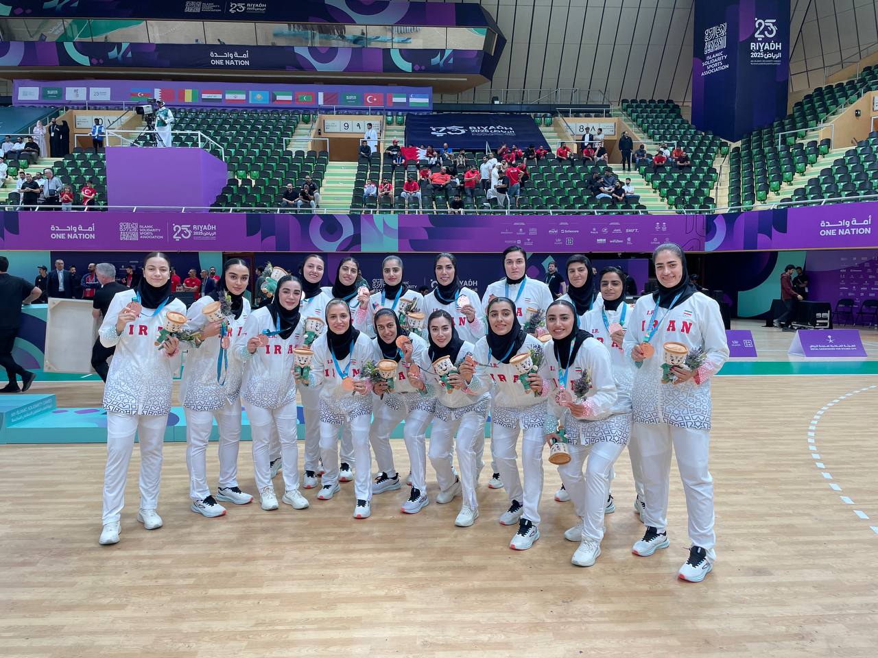 بازی&zwnj;های کشورهای اسلامی ریاض| آسمان صحرا در تسخیر ستارگان دختر ایران/ درخشش شیرزنان ایرانی در عربستان