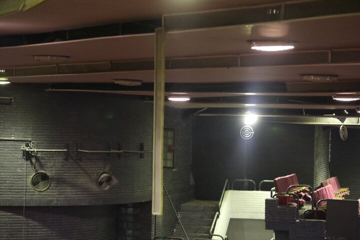 خسارت وارده به سالن ایرانیان وزنه&zwnj;برداری پس از بمباران + عکس