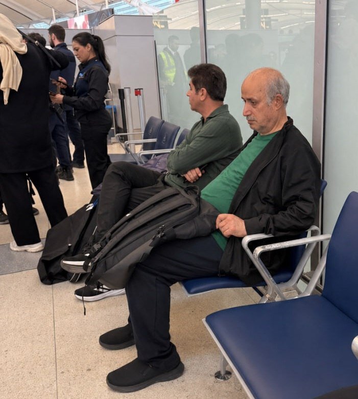 عکس | تاج و ممبینی در فرودگاه پیش از بازگشت به ایران