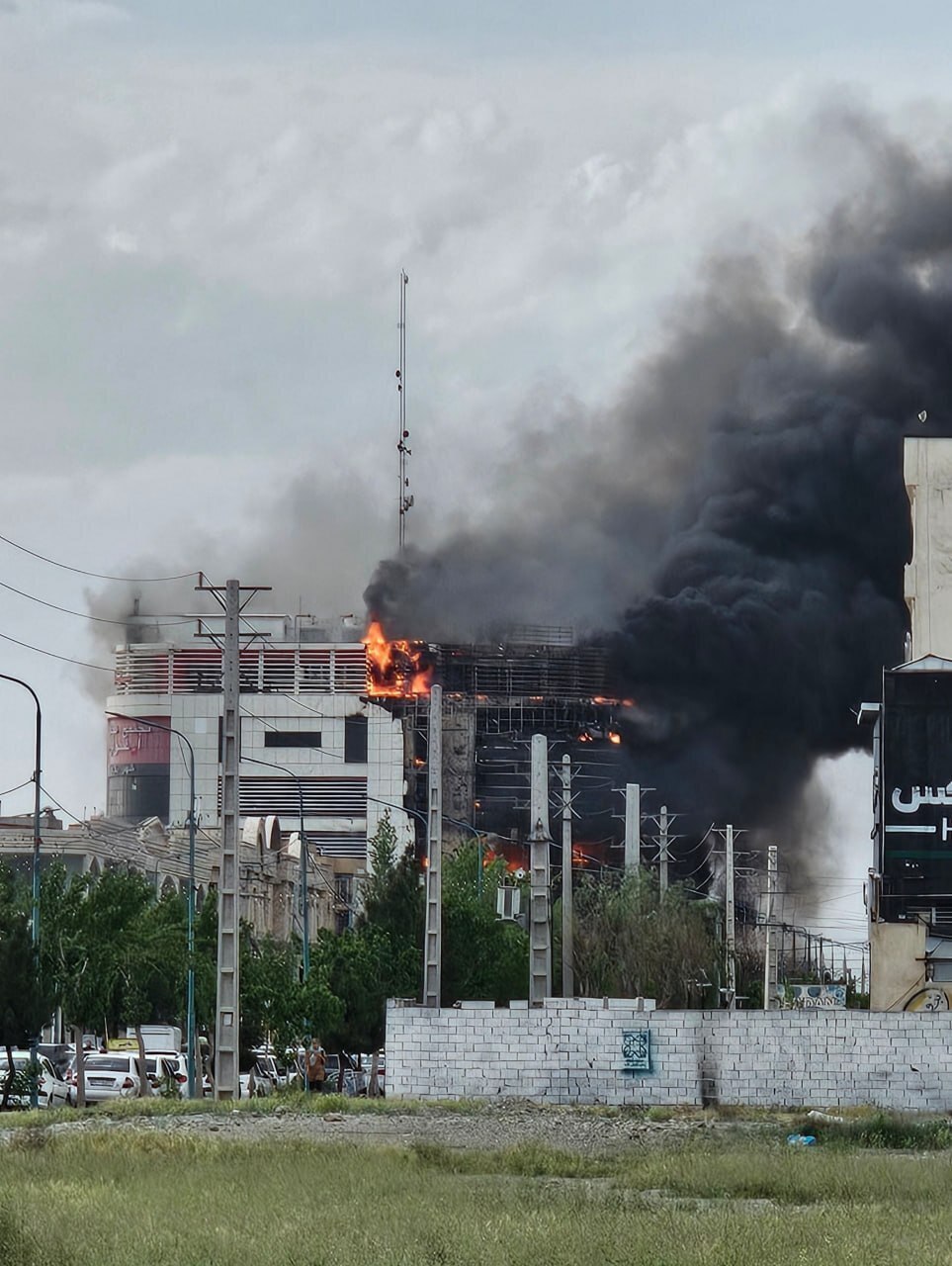 جزئیات آتش&zwnj;سوزی در پاساژ ارغوان فاز ۴ اندیشه+ عکس