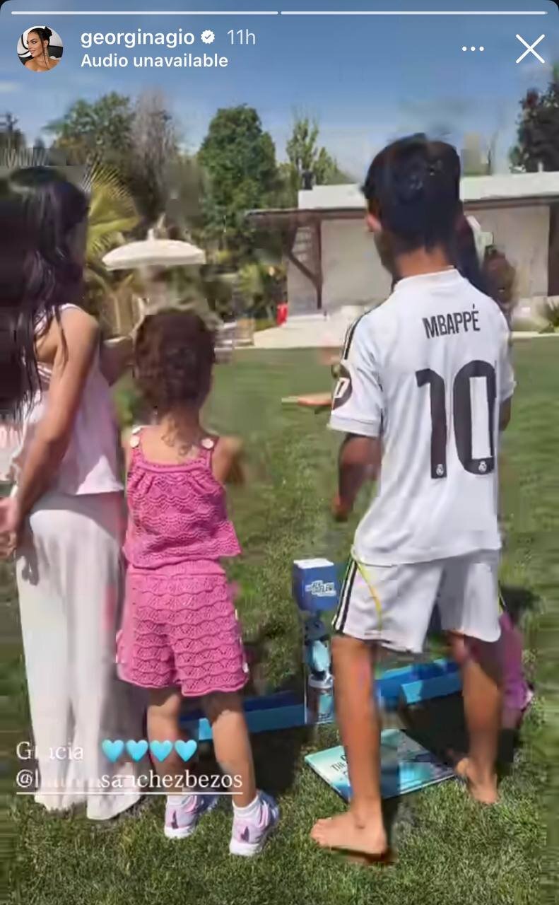 عکس | پسر رونالدو طرفدار امباپه است!