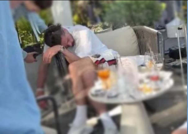 عکس 18+ | حال خراب بازیکن لیگ برتری پس از خوشگذرانی عجیب!