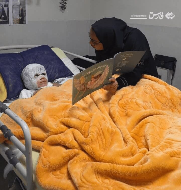 اقدام فوری کاپیتان پرسپولیس برای کودک سر تا پا سوخته! +عکس