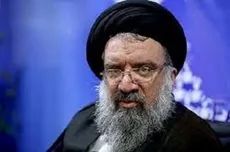 کنایه خاتمی به روحانی: نه صلح جواب می دهد نه مذاکره