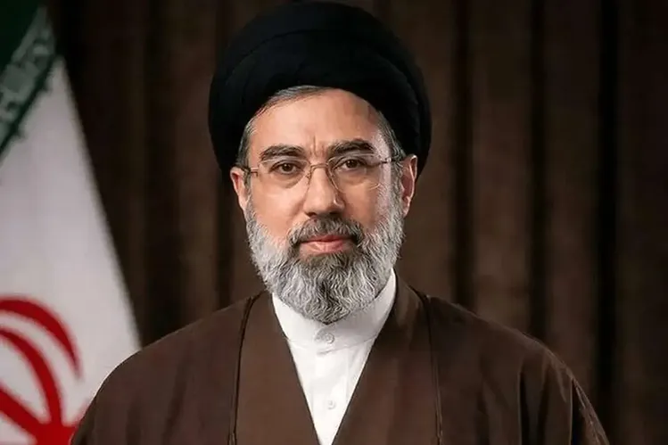 پاسخ رهبر انقلاب اسلامی به نامه جمعی از فعالان مردمی حوزه جمعیت