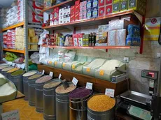 ریزش بزرگ قیمت برنج و حبوبات؛ لوبیا چیتی ۱۵۰ هزار تومان ارزان شد