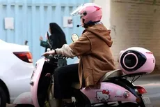 گواهینامه موتور زنان چرا هنوز صادر نمی‌شود؟ مصوبه دولت روی کاغذ، توقف اجرا در پلیس