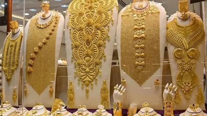 پیش‌ بینی قیمت طلا و سکه فردا پنجشنبه ۲۶ شهریور ۱۴۰۵ | جدال اونس ۴۳۵۰ دلاری و دلار ۲۲۹ هزار تومانی؛ سکه برمی‌گردد؟