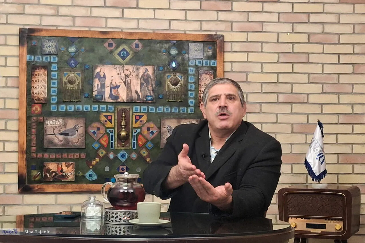 عباس جدیدی: با علیرضا دبیر پدرکشتگی ندارم، کاپیتان و بزرگتر او هستم/در شورای شهر نه در لیست اصولگراها بودم و نه در لیست اصلاحطلبها!