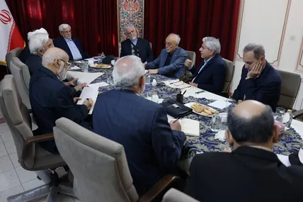 خبر مهم عارف درباره بنزین و کالابرگ؛ واردات بنزین متوقف می‌شود، پول صرفه‌جویی به حساب مردم می‌رسد؟