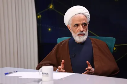 پرونده مدرسه میناب وارد مرحله تازه شد؛ انصاری: برخی مستندات هنوز محکمه‌پسند نیست / پیگیری داخلی و بین‌المللی همزمان