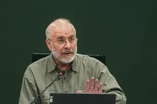 قالیباف بعد از نفت ۱۰۶ دلاری به آمریکا طعنه زد؛ «زرادخانه ابزارها هم قیمت را پایین نمی‌آورد»