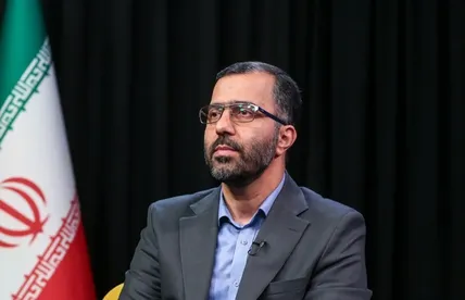 جدال دولت و مجلس بر سر دلار؛ پزشکیان می‌گوید «ارز کم داریم»، گودرزی: قبول نداریم / واقعیت منابع ارزی ایران چیست؟