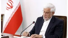عارف: دکترین دفاعی ایران تغییر کرد؛ پاسخ «نامتوازن و چندلایه» / آمریکا باید بنزین ذخیره کند؟